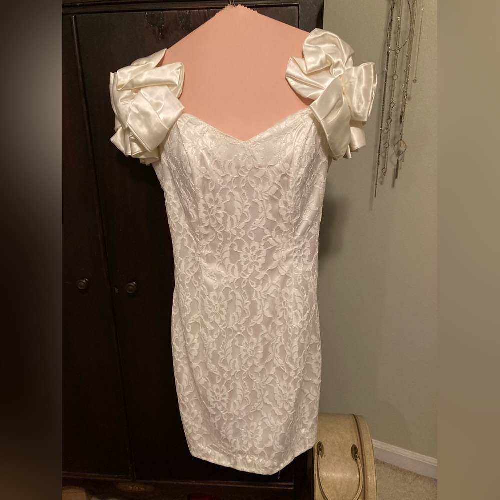 Roberta Bridal Vintage 90’s Lace Prom/Cocktail Dress